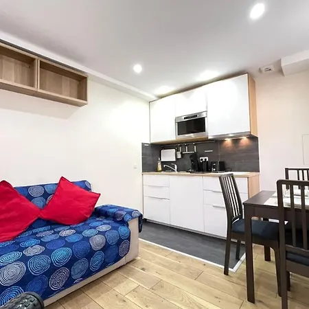 Apartment Cosy N1 Rer C 500 M